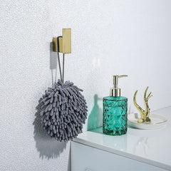 Cuier auriu din metal