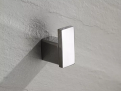 Cuier argintiu din metal