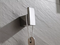 Cuier argintiu din metal