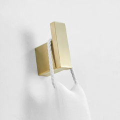 Cuier auriu din metal