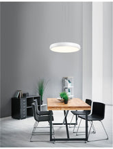 Lustra din aluminiu si acril alba Gap