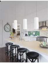 Lustra din gips alb Plaster