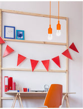 Pendul portocaliu din silicon cu fir din material textil Swing