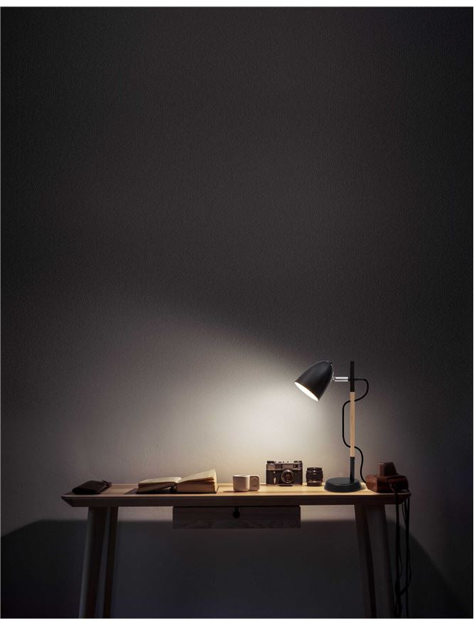 Lampa de birou din metal negru si lemn natural Alina