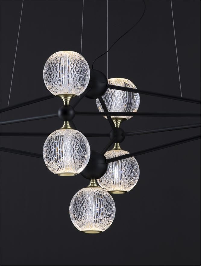 Lustra BELINDA, structura de aluminiu negru si acrilic